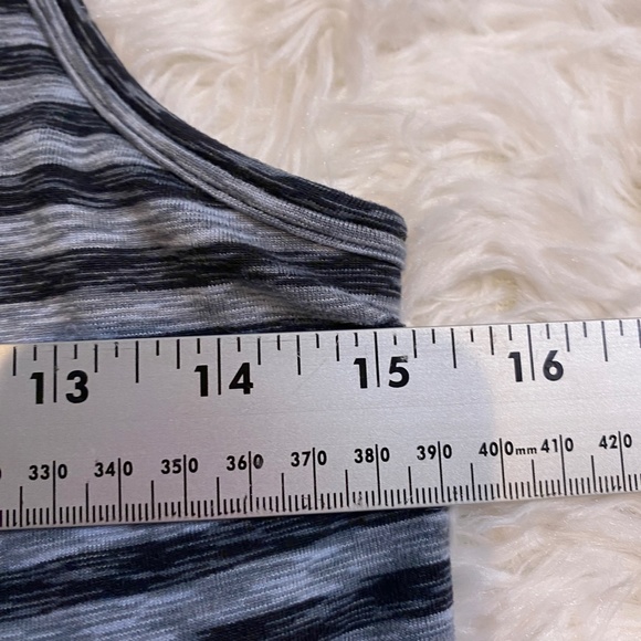 Athleta stripe built in bra with hem drawstring - Picture 4 of 4
